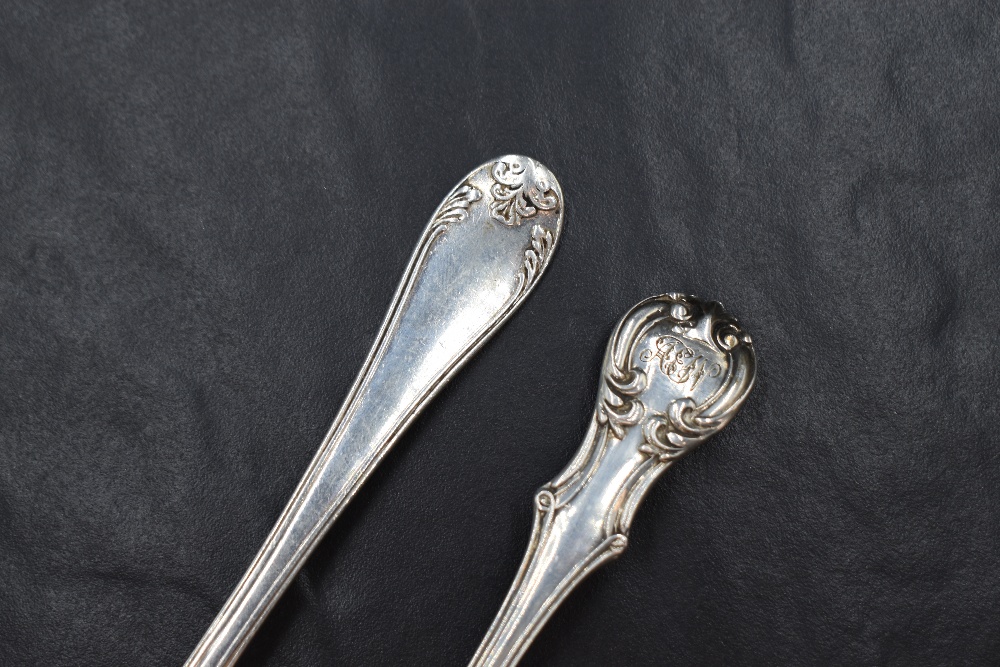 A set of six Victorian silver Victoria style pattern spoons, having 'AEW' monogram to the terminals, - Image 3 of 4