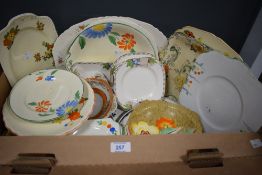 A selection of assorted dinner and tea plates including a Crown Devon Fieldings hand painted plate