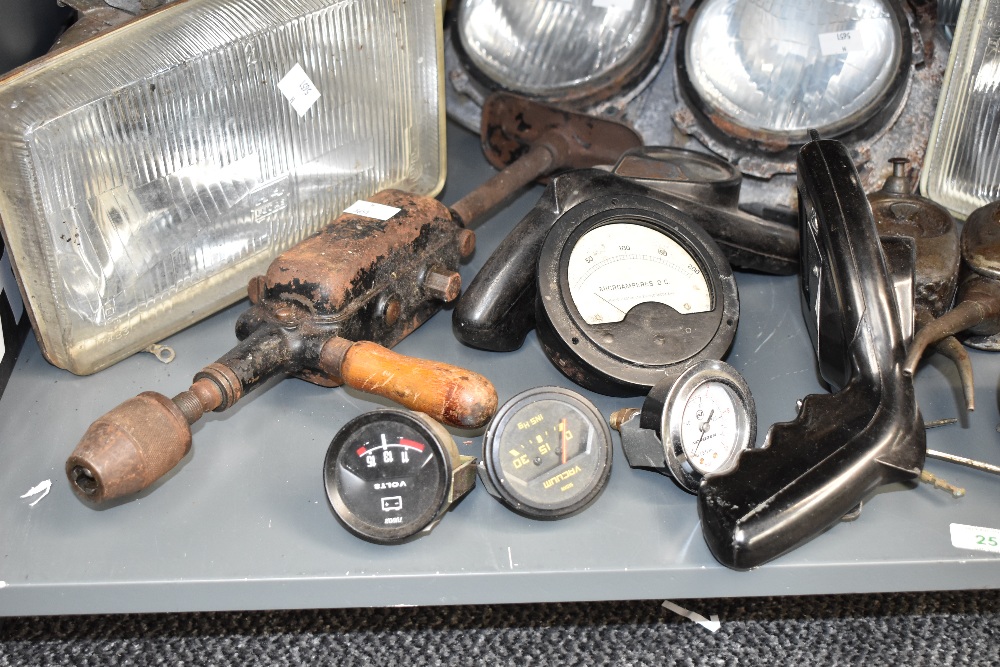 A pair of high rate discharge testers, sold together with a pair of oil cans, head lamps, number - Image 2 of 3