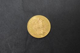 A 1912 George V Gold Sovereign, George & Dragon Royal Mint, 8g