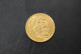 A 1963 Queen Elizabeth II Gold Sovereign, George & Dragon, Royal Mint, 8g