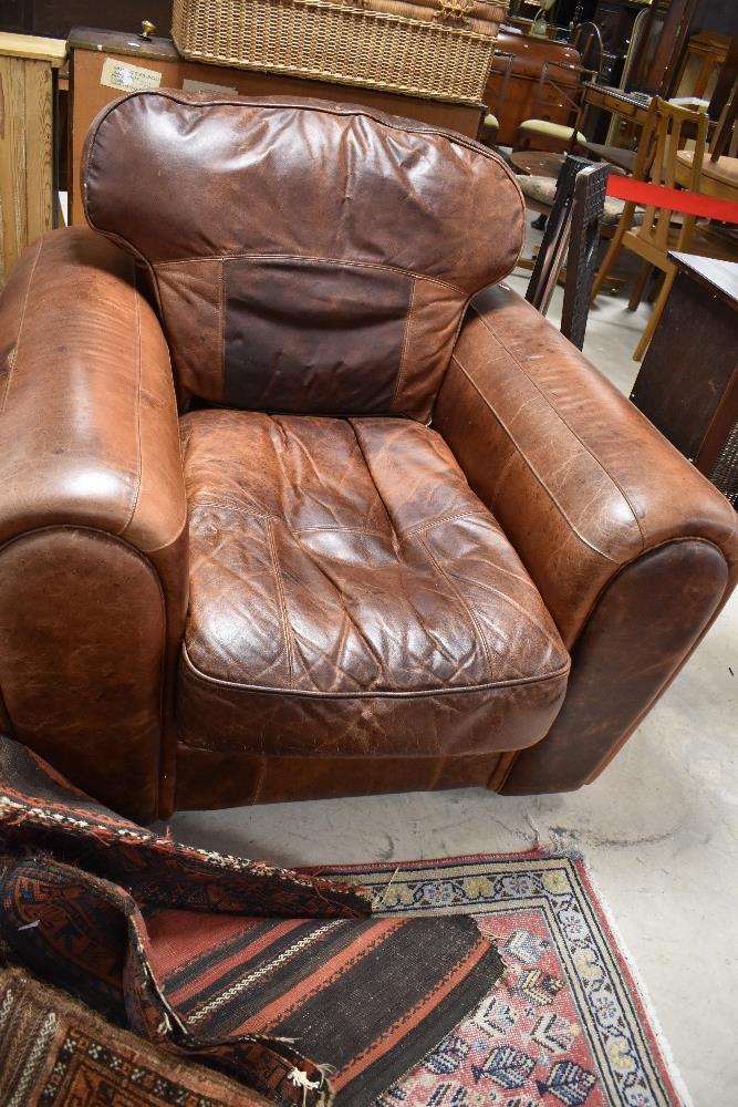 A modern brown leather two seater settee and armchair - Image 2 of 2