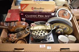 A Novita Rondine grille pan in original box, a selection o assorted display plates, an ink pen set