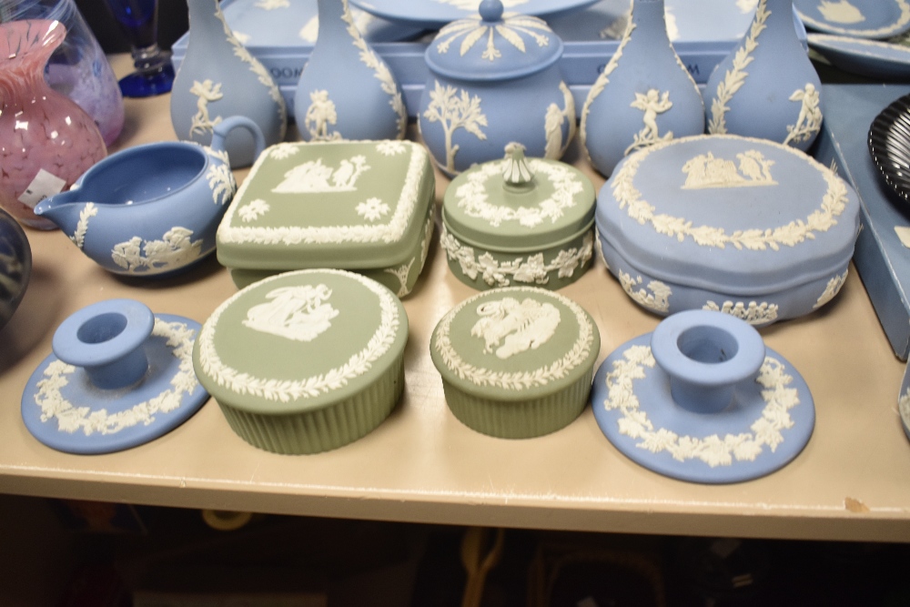 A large selection of Wedgwood Jasperware items to include pin dishes, trinket dishes, candle holder, - Image 2 of 4
