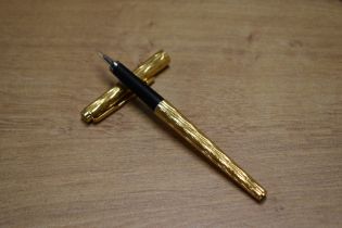A Parker 180 cartridge fill fountain pen in Gold Flamme