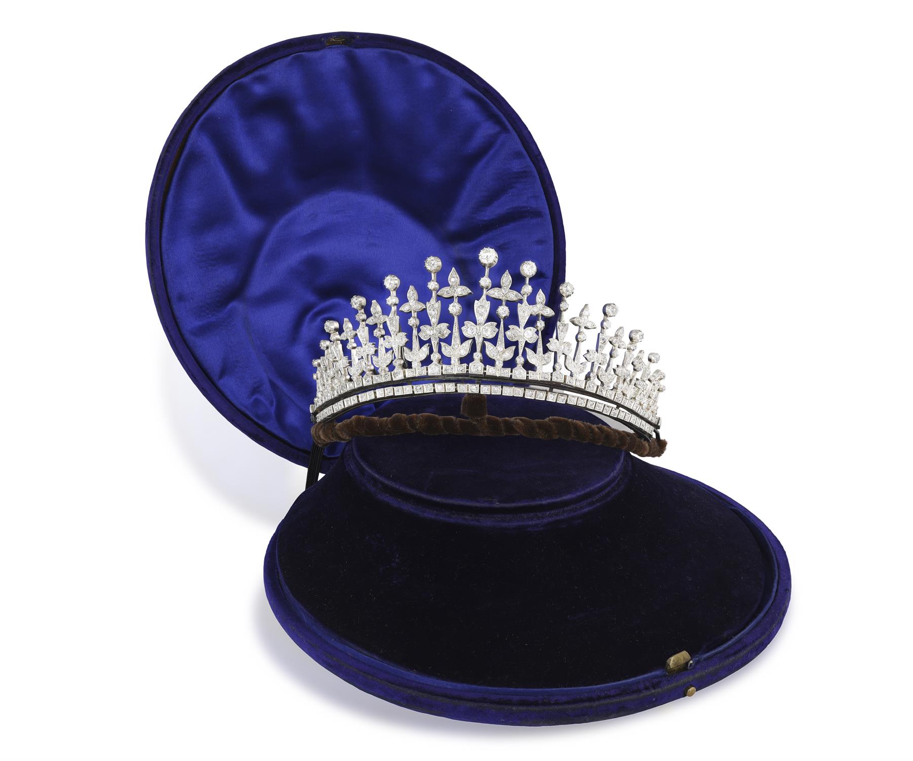 A LATE 19TH CENTURY DIAMOND TIARA/NECKLACE, CIRCA 1890 Designed as a series of graduated