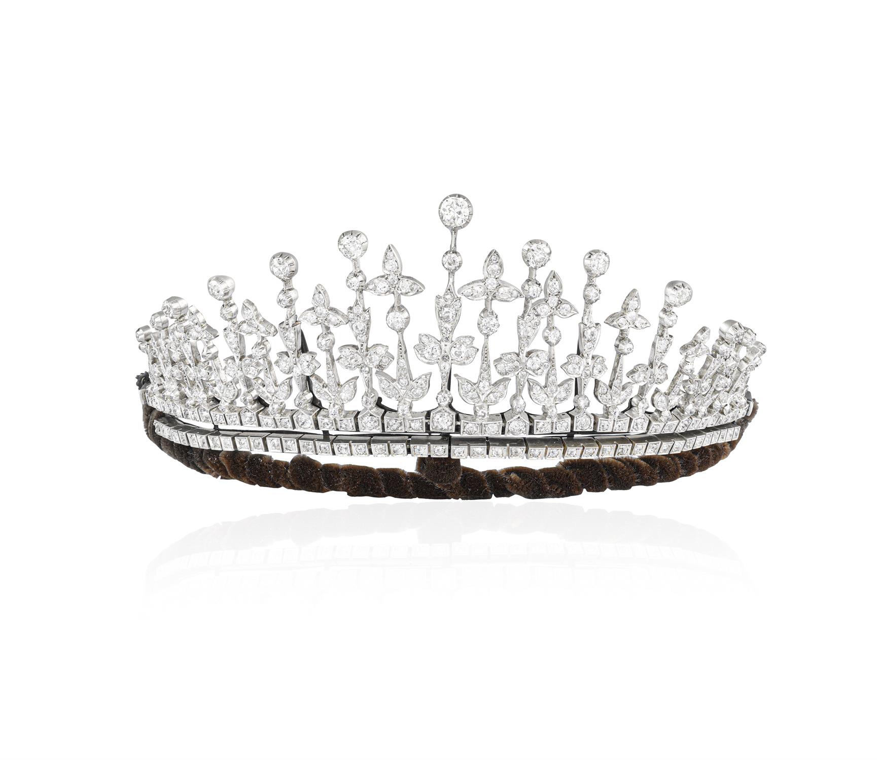 A LATE 19TH CENTURY DIAMOND TIARA/NECKLACE, CIRCA 1890 Designed as a series of graduated - Image 5 of 9