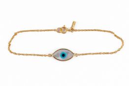 A 14CT GOLD AND MOTHER OF PEARL EYE BRACELET