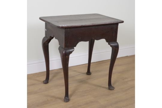 AN 18TH CENTURY AND LATER SMALL OAK LOWBOY - Image 3 of 3