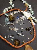 Various jewellery & costume jewellery