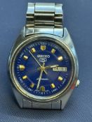 Seiko 5 automatic wristwatch, dark blue dial, day/