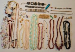 Mid to late 20th Century costume jewellery to include a freshwater pink pearl necklace with 18ct