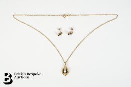 18ct Gold Sapphire Pendant