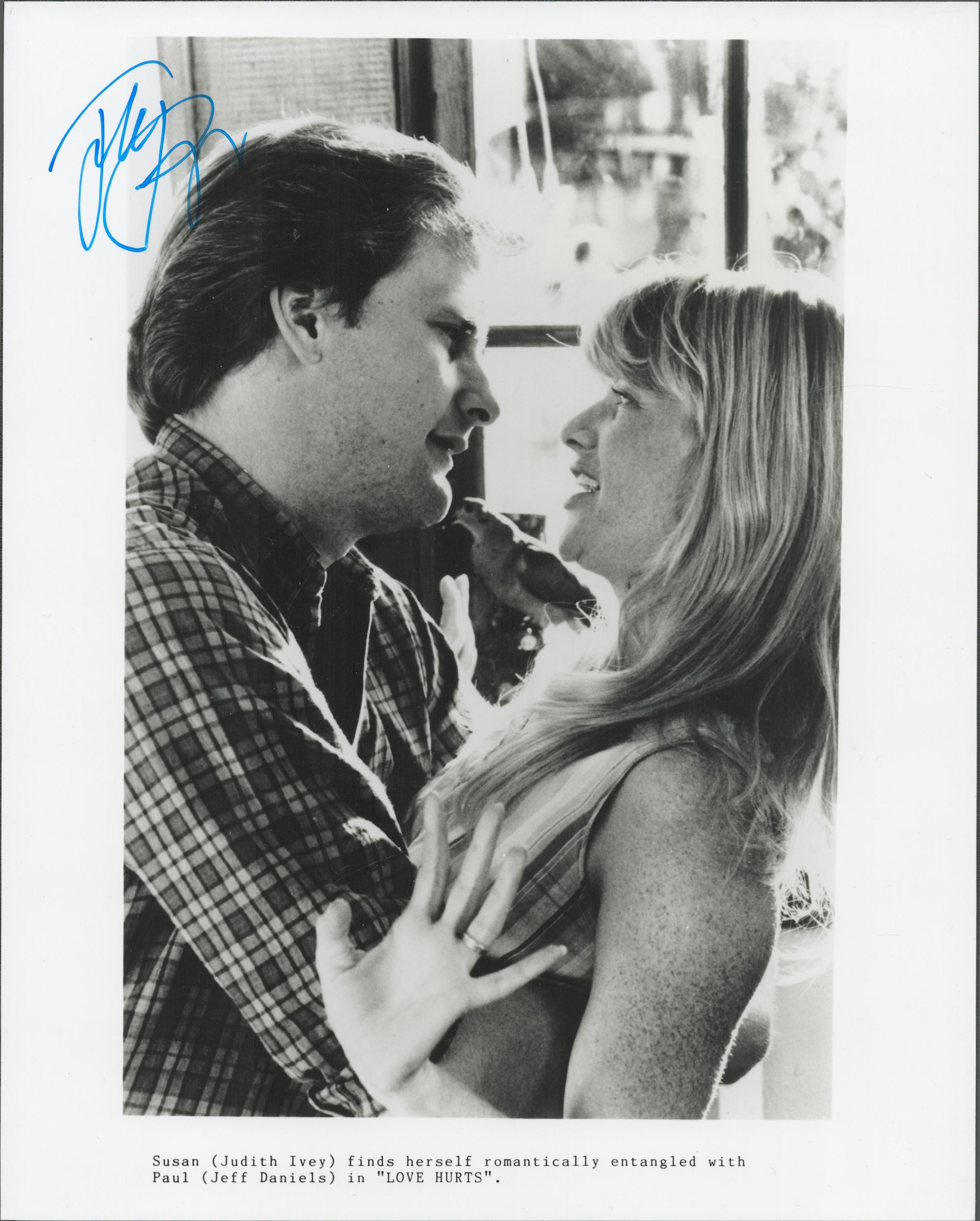 Jeff Daniels signed 10x8 inch black and white lobby card. Good condition. All autographs come with a