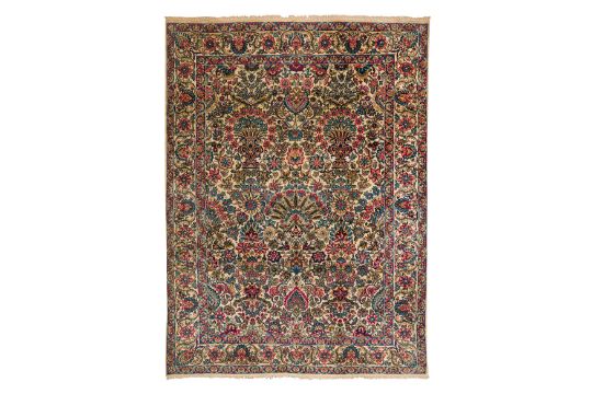 A FINE KIRMAN CARPET, SOUTH PERSIA - Image 1 of 9