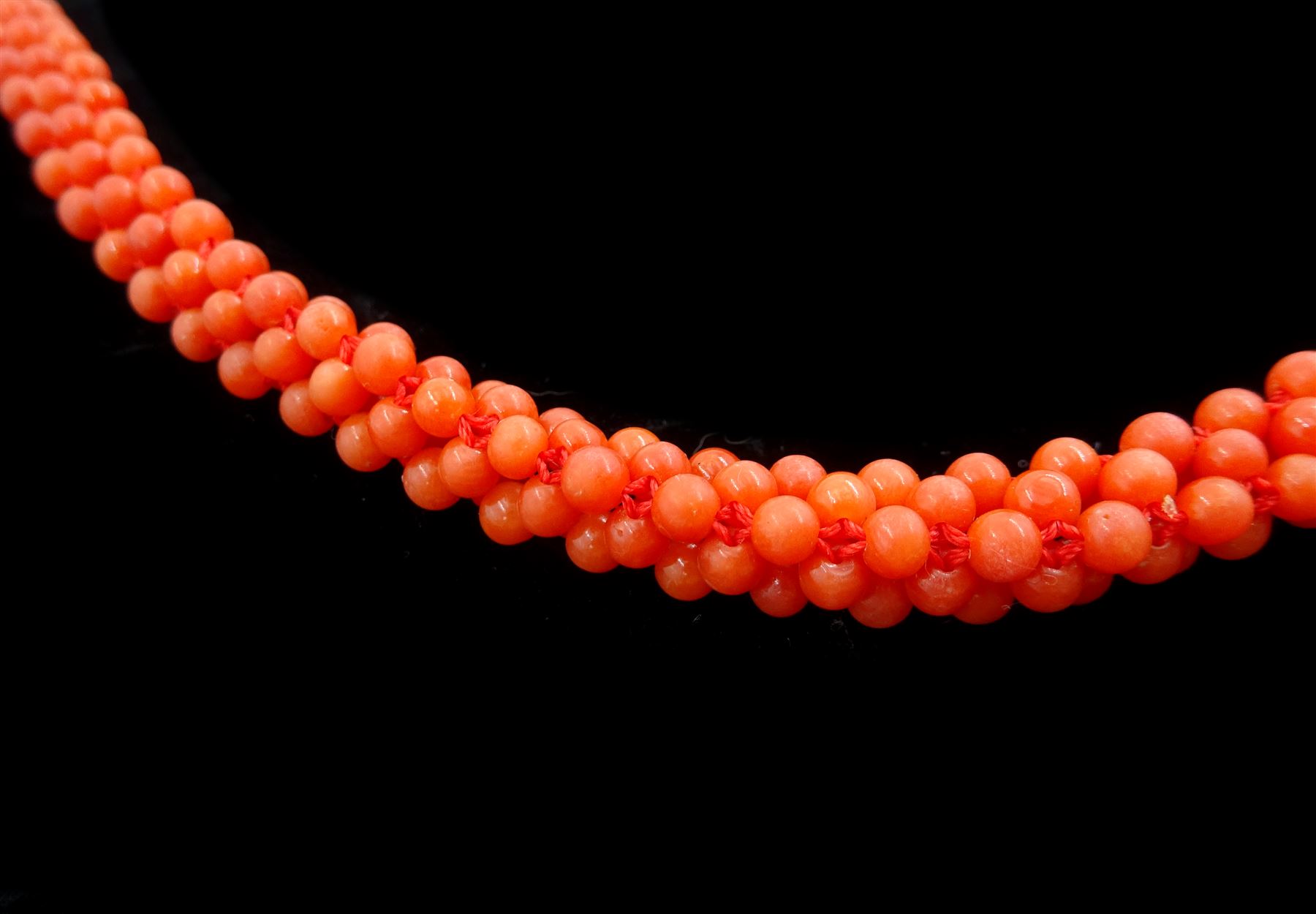 Coral bead necklace - Image 2 of 3