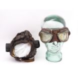 Militaria, WWII / World War Two / Second World War / WW2: an RAF leather flying helmet, early C-type