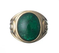 Bague en or jaune ornée d'une émeraude cabochon