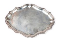 Plateau en argent de forme baroque