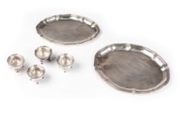 Paire de salières en argent avec plateau