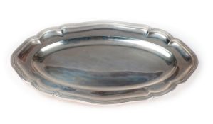 Travail anglais XXe - Plateau ovale en argent