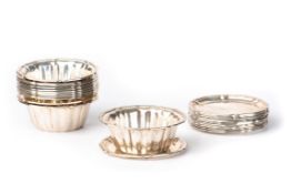 Ensemble de treize bols à glace en argent