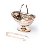 Travail anglais début XIXe - Sucrier en argent sterling avec sa pince