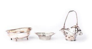 Ensemble de 3 coupelles et panier en argent
