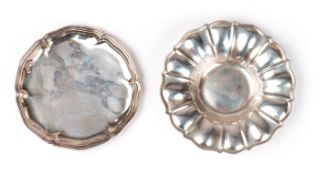 Deux plats ronds en argent