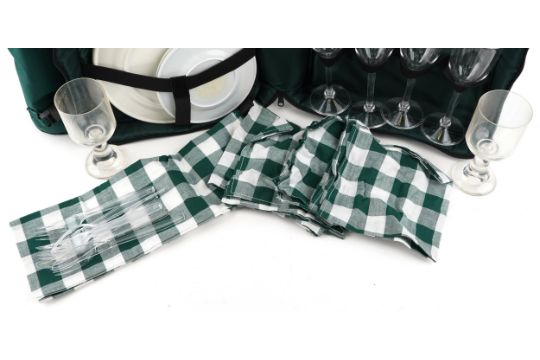 A modern picnic set fitted in a green backpack. - Bild 4 aus 6