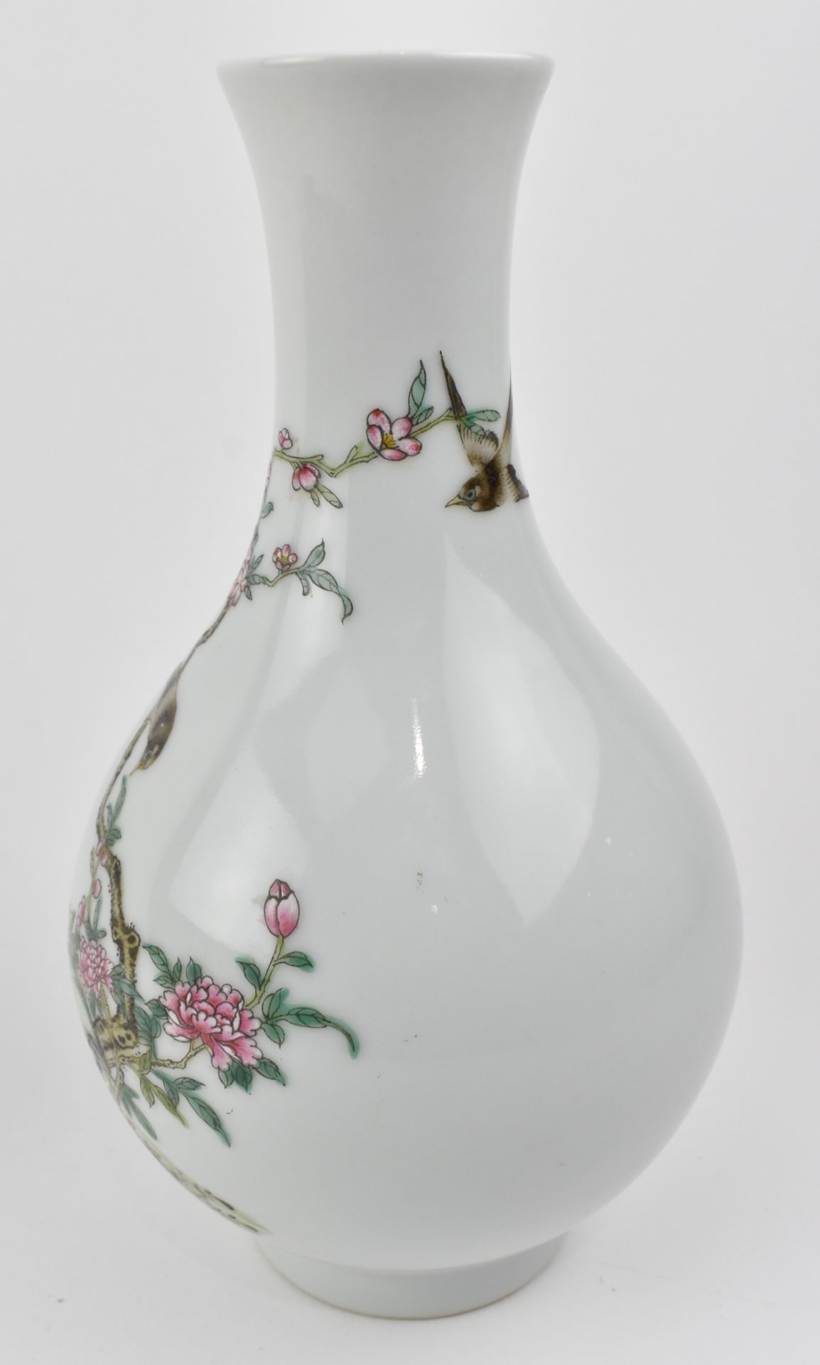 QING QIANLONG MARK FAMILLE ROSE YUHUCHUN PORCELAIN VASE 清乾隆款粉彩锦上添花玉壶春瓶 - Bild 3 aus 6