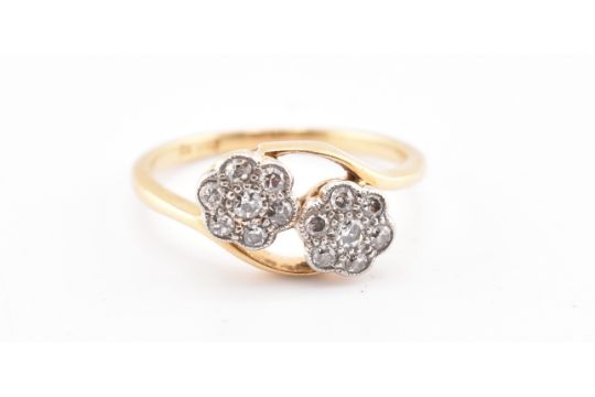 18CT GOLD & DIAMOND CROSSOVER CLUSTER RING - Bild 2 aus 6