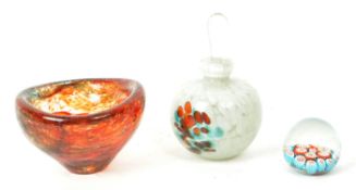 COLLECTION OF THREE VINTAGE LATE 20TH-CENTURY GLASS PIECES