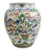 19TH CENTURY CHINESE WUCAI FAMILLE VERTE 'HUNDRED DEER' JAR 五彩百鹿罐