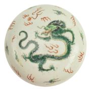 LARGE LATE QING WUCAI FAMILLE VERTE SEAL BOX 清末民初五彩云龙纹印泥盒