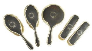 GEORGE V HALLMARKED SILVER & TORTOISESHELL DRESSING TABLE VANITY SET