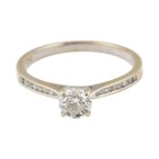 HALLMARKED 18CT GOLD DIAMOND SOLITARE RING