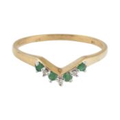 HALLMARKED 9CT GOLD EMERALD & DIAMOND WISHBONE RING