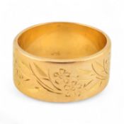 HALLMARKED 22CT GOLD ENGRAVED BAND RING