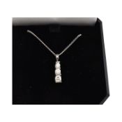 HALLMARKED 9CT GOLD & DIAMOND THREE STONE PENDANT NECKLACE