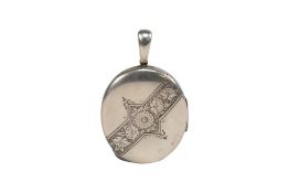 VICTORIAN WHITE METAL LOCKET