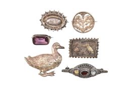 SIX 19TH & 20TH CENTURY SILVER & WHITE METAL BROOCH PINS