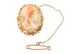 ANTIQUE GOLD MOUNTED CAMEO BROOCH PIN