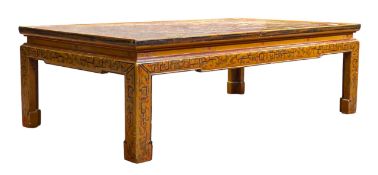 19TH CENTURY CHINESE CHINOISERIE LACQUERED LOW COFFEE TABLE