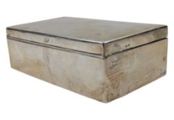 20TH CENTURY HALLMARKED SILVER DESK TOP CIGARETTE CASE