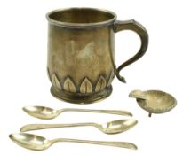 GEORGE V HALLMARKED SILVER CHRISTENING CUP & SILVER COIN ASHTRAY