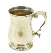 18TH CENTURY GEORGE III HALLMARKED SILVER TANKARD
