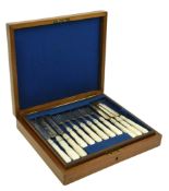 CASED VICTORIAN HALLMARKED SILVER & MOP HANDLE CUTLERY SET