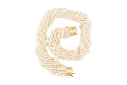 A MULTI STRAND CULTURED PEARL NECKLACE