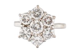 18CT GOLD & DIAMOND CLUSTER RING